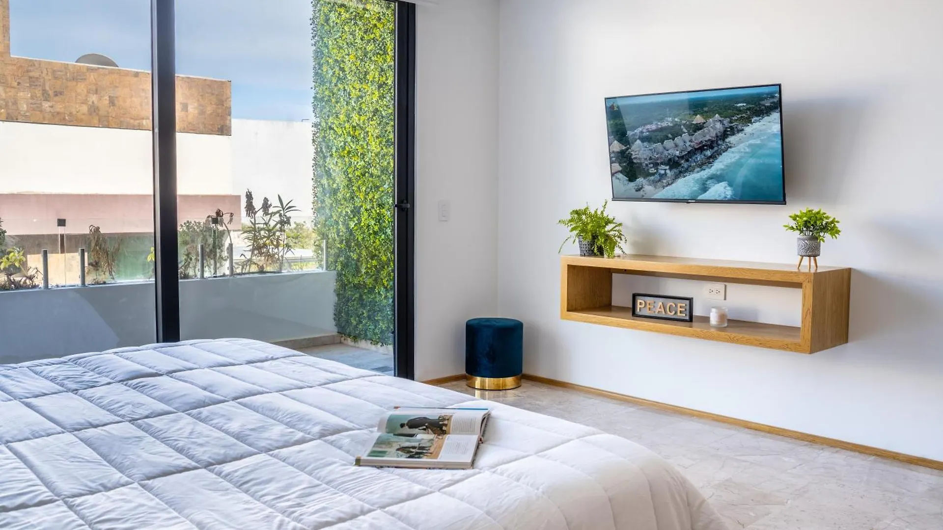 Luxury Condo En Menesse Cocobeach Playa del Carmen Daire
